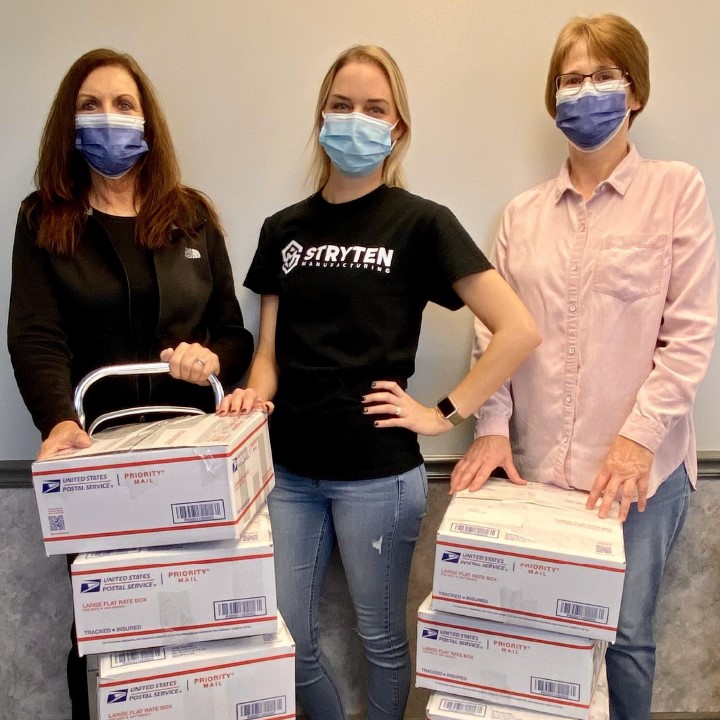 holiday-giving-volunteers
